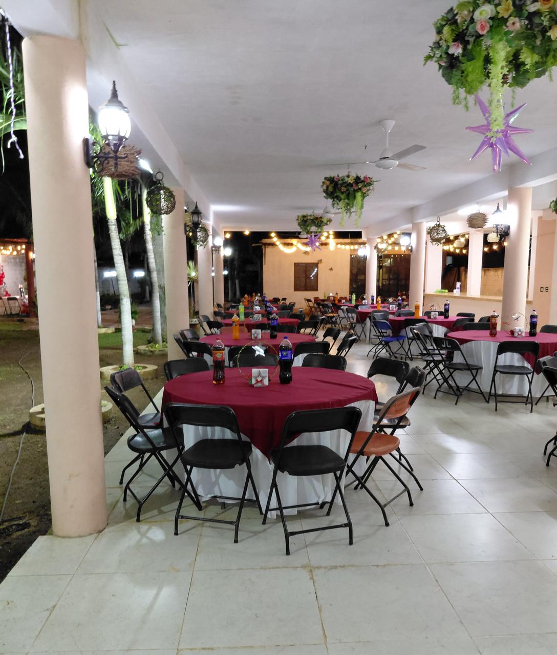 XV Años - Celebración especial con servicio de meseros